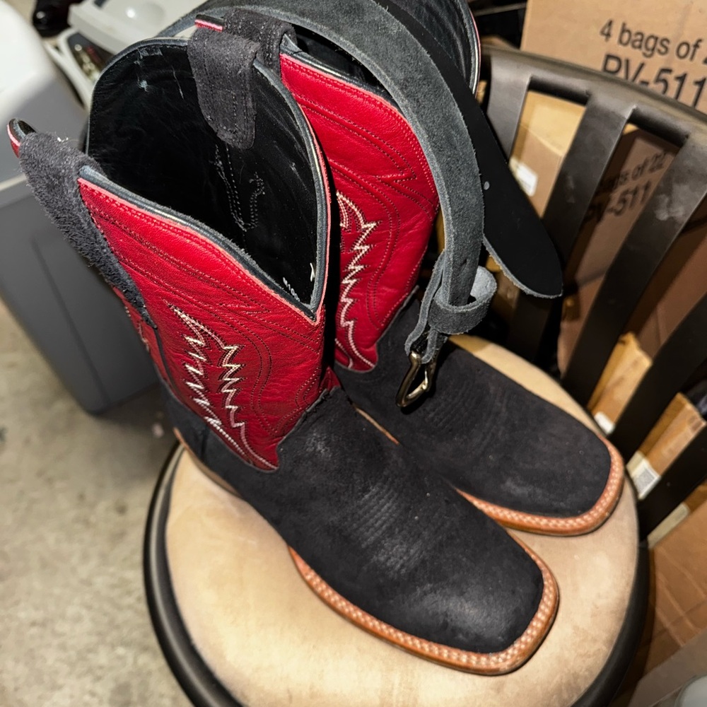 Tecovas The Doc Black suede and Red leather Cowboy Boots with matching belt (38)
